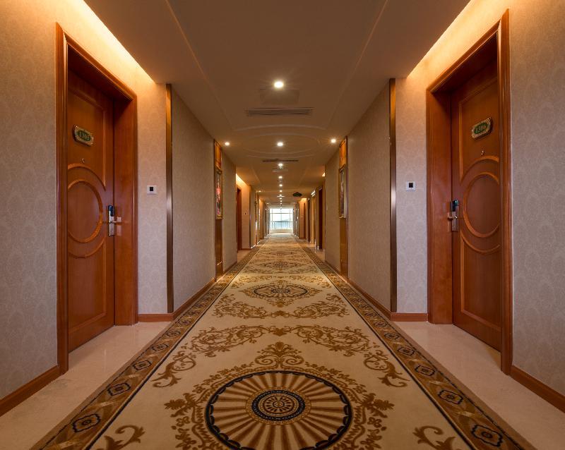 Vienna Hotel Guangzhou Airport Exterior photo