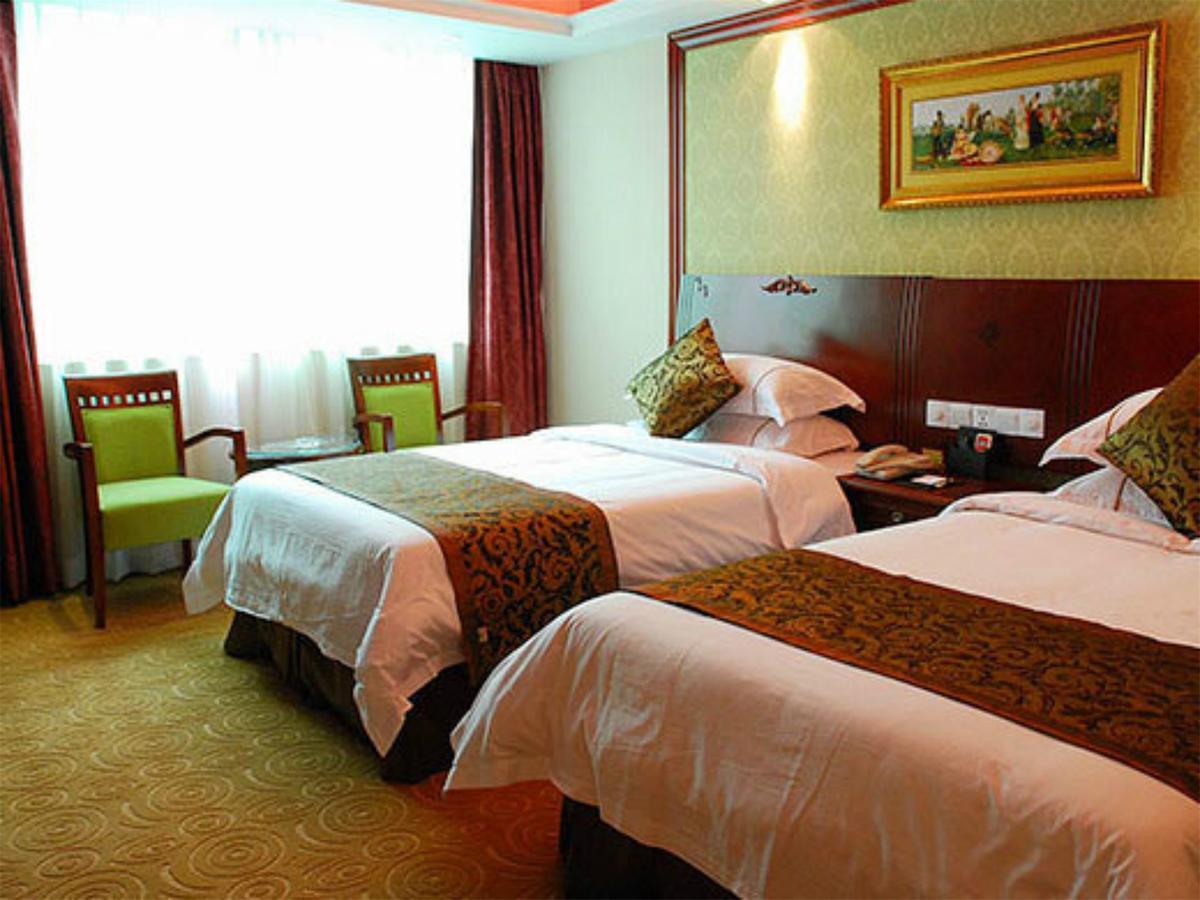 Vienna Hotel Guangzhou Airport Exterior photo